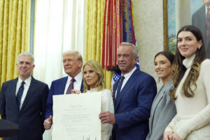 टैरिफ निर्णय: ट्रम्प द्वारा नियुक्त सुप्रीम कोर्ट के न्यायाधीशों से मिलें जो उनके खिलाफ गए | विश्व समाचार