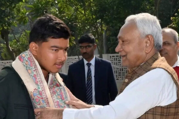 बिहार के मुख्यमंत्री नीतीश कुमार द्वारा U19 विश्व कप हीरो का सम्मान करने पर 14 वर्षीय वैभव सूर्यवंशी को अधिक नकद इनाम | क्रिकेट समाचार