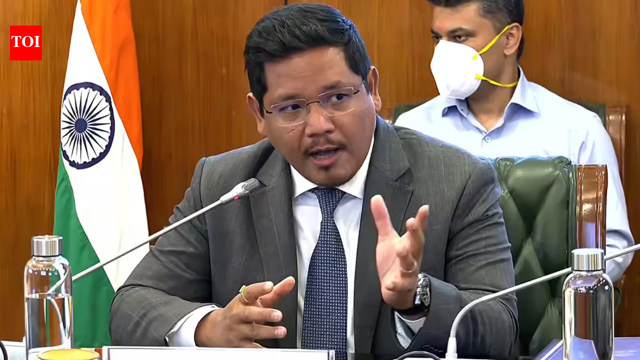 मेघालय के मुख्यमंत्री कॉनराड के संगमा ने दिल्ली में अरुणाचल की तीन महिलाओं के साथ नस्लीय दुर्व्यवहार की निंदा की, कहा ‘पूर्वोत्तर के लोगों के खिलाफ भेदभाव खत्म होना चाहिए’ | दिल्ली समाचार