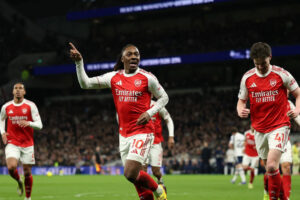 प्रीमियर लीग: एबेरेची एज़े ने आर्सेनल पर दो बार फायर किया और एलेक्सिस मैक एलिस्टर के 97वें मिनट के गोल ने लिवरपूल को बचाया | फुटबॉल समाचार