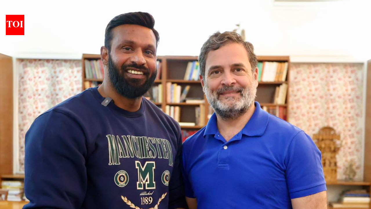 ‘मोहब्बत की दुकान का योद्धा’: राहुल गांधी ने बजरंग दल के सदस्यों पर हमला करने वाले ‘मोहम्मद दीपक’ से मुलाकात की। भारत समाचार