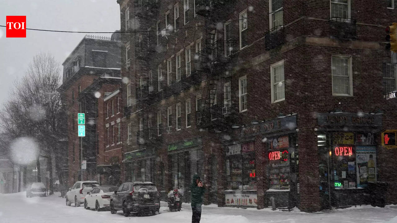 बम चक्रवात की व्याख्या: क्यों यह शक्तिशाली शीतकालीन तूफान संयुक्त राज्य अमेरिका को पंगु बना रहा है | विश्व समाचार