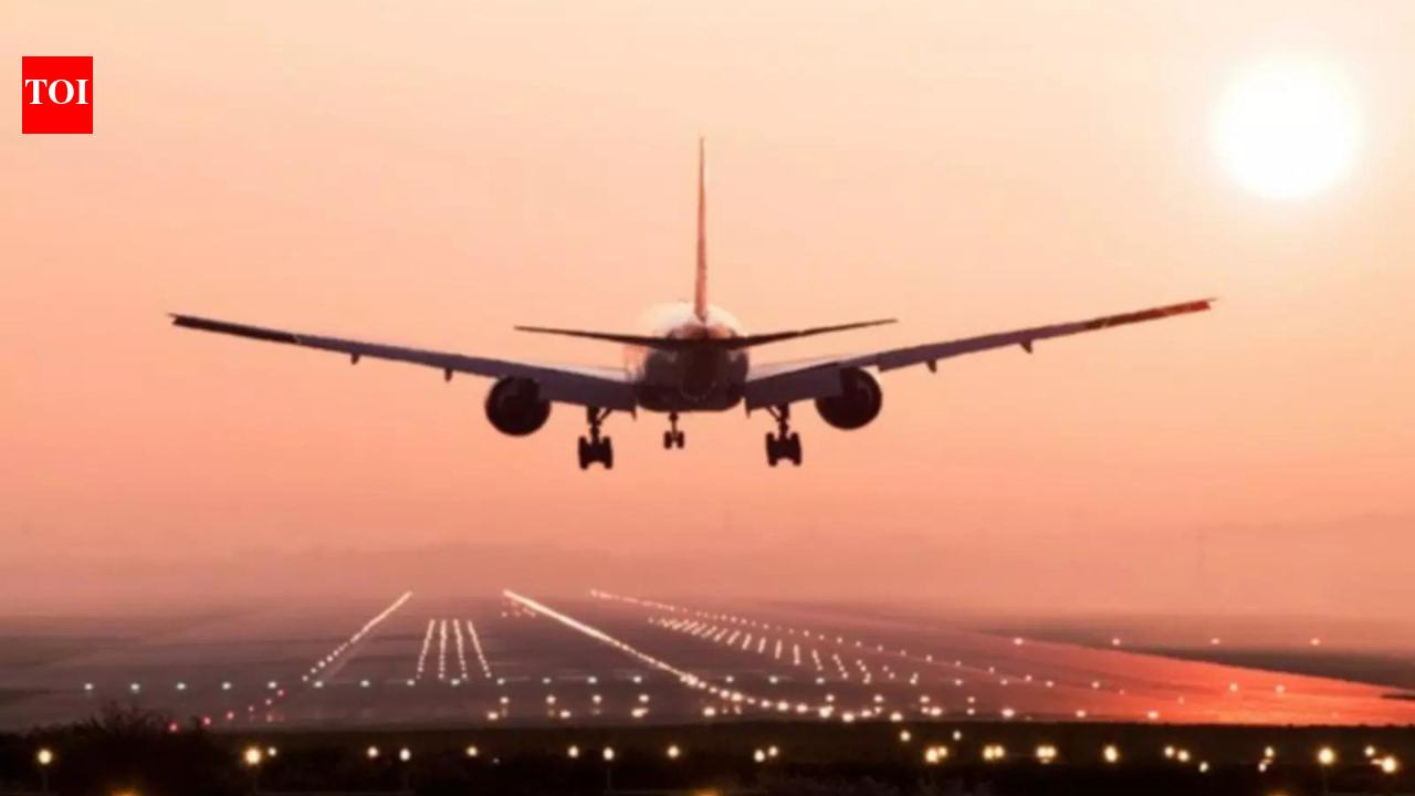 झारखंड में एयर एंबुलेंस दुर्घटनाग्रस्त, 7 लोग थे सवार, बचाव अभियान सक्रिय; रडार से गायब हो गया था | भारत समाचार