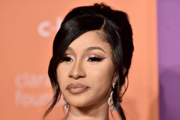 कार्डी बी: ​​कार्डी बी ने निकी मिनाज ‘बॉट’ विवाद पर ट्रंप सलाहकार पर मुकदमा करने की धमकी दी: ‘मुझे दिखाओ कि मैं कहां से संबद्ध हूं’