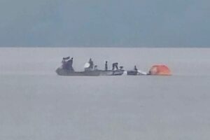 अंडमान में 7 लोगों को लेकर पवन हंस हेलीकॉप्टर समुद्र में दुर्घटनाग्रस्त; सभी को बचाया गया | भारत समाचार