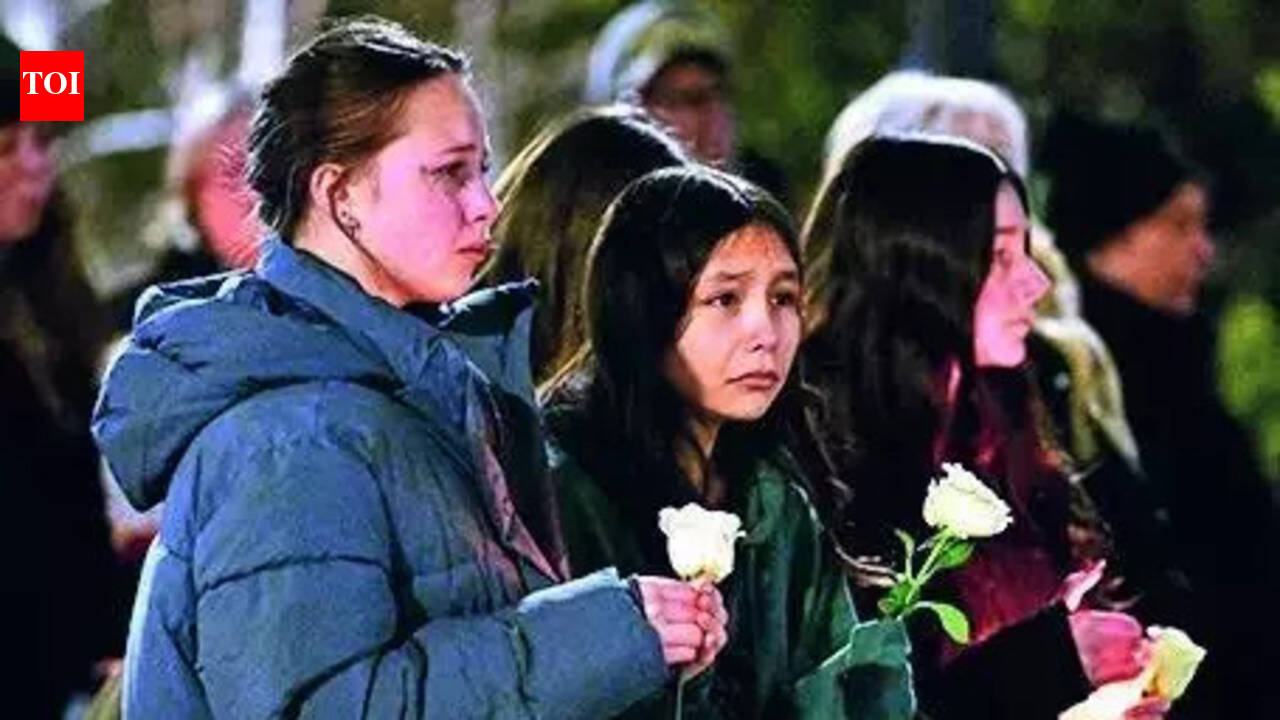 कनाडा ने 8 लोगों की हत्या करने वाले शूटर द्वारा चैटबॉट के उपयोग पर ओपनएआई अधिकारियों को तलब किया