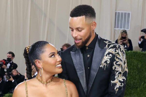 “वह हमेशा वहाँ है”: स्टीफन करी की पत्नी आयशा करी इस बारे में बात करती है कि कैसे वह उसके सबसे बुरे दिनों में उसका समर्थन करता है | एनबीए न्यूज़