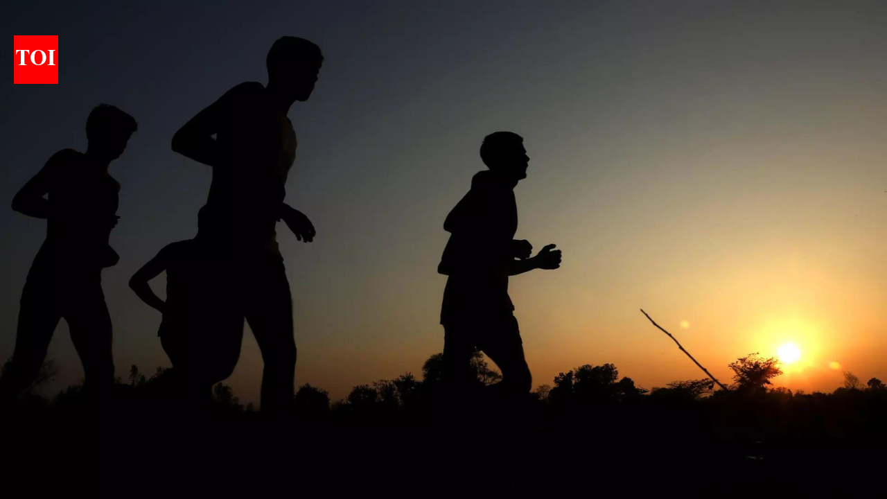 रेलवे नौकरियां 2025: अग्निवीरों और पूर्व सैन्य कर्मियों के लिए 5,000 पद, सेना के साथ समझौते पर हस्ताक्षर | भारत समाचार