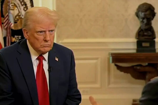 पाकिस्तान-अफगानिस्तान युद्ध: ट्रंप ने प्रधानमंत्री शहबाज शरीफ और जनरल असीम मुनीर की प्रशंसा की, कहा कि इस्लामाबाद के साथ उनकी ‘बहुत अच्छी बनती है’