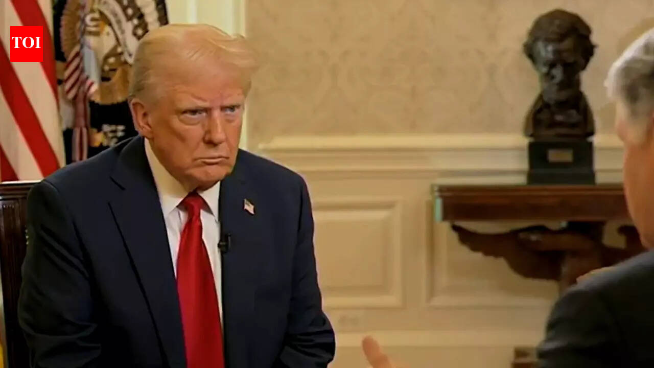 पाकिस्तान-अफगानिस्तान युद्ध: ट्रंप ने प्रधानमंत्री शहबाज शरीफ और जनरल असीम मुनीर की प्रशंसा की, कहा कि इस्लामाबाद के साथ उनकी ‘बहुत अच्छी बनती है’