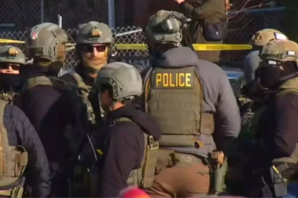 बर्फ: ‘आप पूजा के घर पर हमला नहीं कर सकते’: न्याय विभाग ने मिनेसोटा में आईसीई के खिलाफ चर्च के विरोध पर 30 और लोगों पर आरोप लगाया