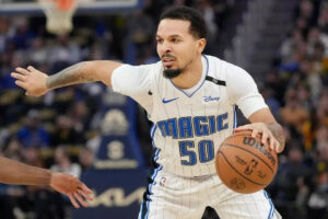 कोल एंथोनी: एनबीए अनुबंध अपडेट: क्या कोल एंथोनी फीनिक्स सन्स छोड़ रहे हैं? टीम ने आश्चर्यजनक रोस्टर कदम उठाया, अप्रत्याशित निर्णय में पूर्व प्रथम-राउंड गार्ड से नाता तोड़ लिया | एनबीए न्यूज़