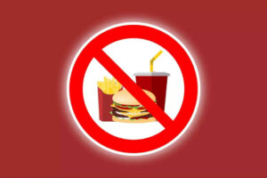 अलविदा विशाल हैमबर्गर होर्डिंग: अबू धाबी ने जंक फूड के विज्ञापन पर प्रतिबंध लगा दिया है और मोटापा को लक्षित करने वाली नई सार्वजनिक स्वास्थ्य नीति के बीच होर्डिंग में चीनी को कम करने का आह्वान किया गया है।