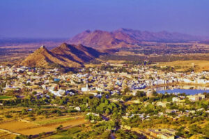 सावित्री माता पुष्कर केबल कार: मुझे अपने देश की पहाड़ियों से ज्यादा खूबसूरत अरावली नहीं लगी, जो मिला वो ढाई अरब साल पुराना पहाड़ जैसा था… |