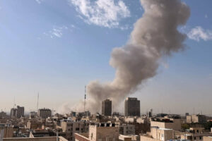 ‘सभी पक्षों से संयम बरतने का आग्रह’: अमेरिका, इजराइल के ईरान पर हमले के बीच मध्य पूर्व की स्थिति पर भारत | भारत समाचार