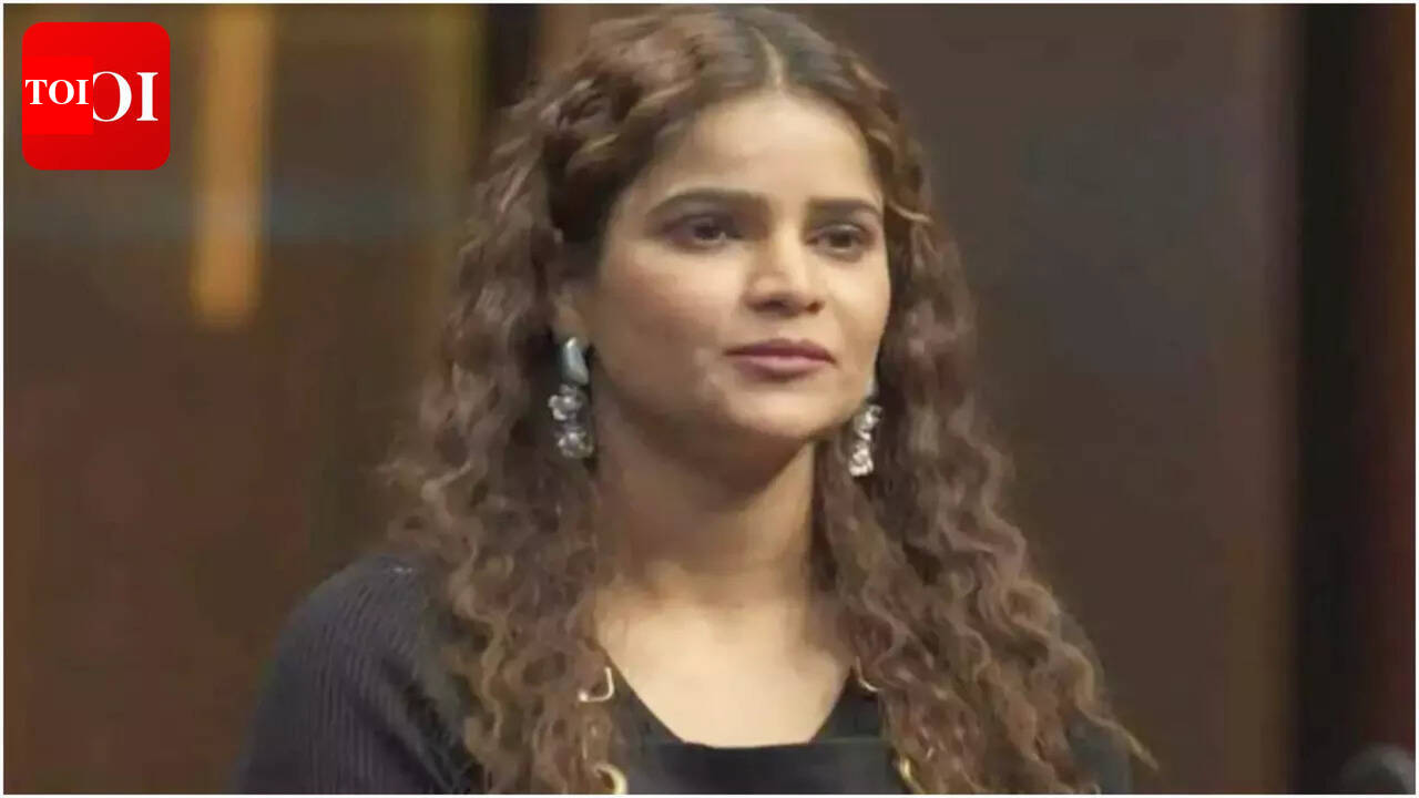 50 का दशक: अर्चना गौतम ने बताया कि कैसे उन्हें अपने रिश्ते के दौरान शारीरिक शोषण का सामना करना पड़ा; कहते हैं ‘ऐसे जोड़ों से मरता था’