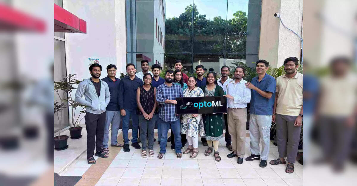 AI चिप स्टार्टअप OptoML ने TSMC और इकोनॉमिकटाइम्सB2B के साथ अल्ट्रा-कुशल इन-मेमोरी कंप्यूटिंग आर्किटेक्चर बनाने के लिए .8M जुटाए