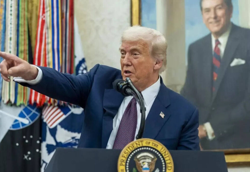 डोनाल्ड ट्रम्प का कहना है कि वह ईरान अभियान से ‘दूर’ हैं, छोटे अभियान का संकेत देते हैं