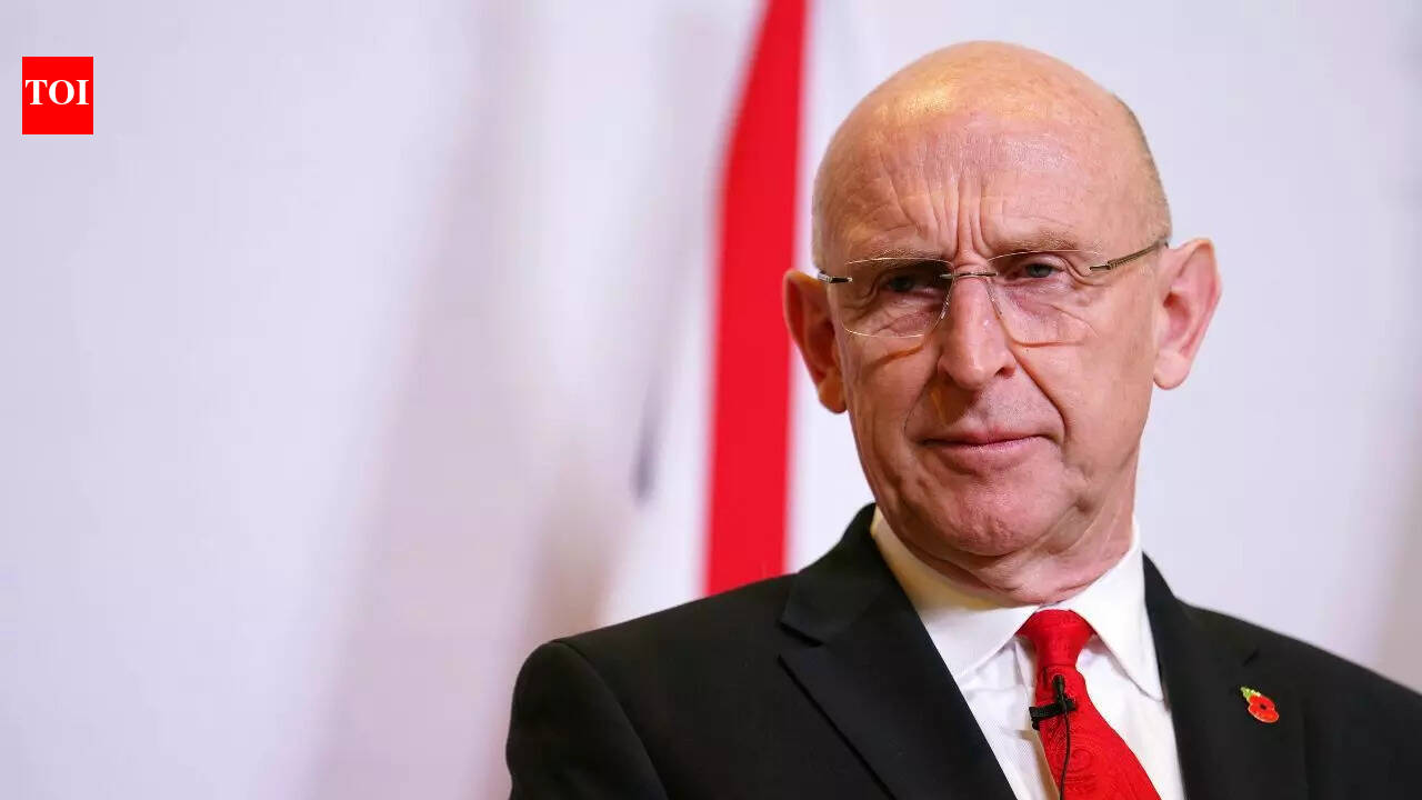 ईरान के साथ अमेरिका और इज़राइल का टकराव: रक्षा सचिव का कहना है कि तेहरान ने साइप्रस में ब्रिटिश ठिकानों पर मिसाइलें दागीं