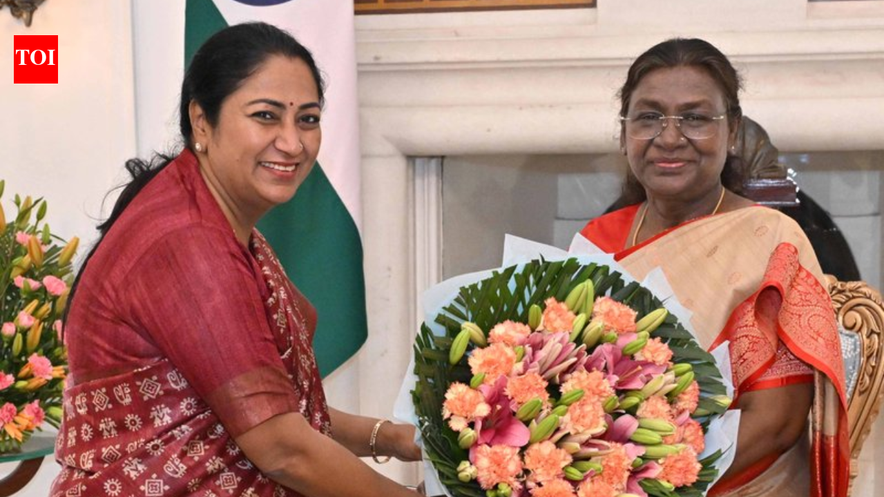 राष्ट्रपति मुर्मू दिल्ली में महिलाओं के लिए मुफ्त गुलाबी मोबिलिटी कार्ड लॉन्च करेंगे | भारत समाचार