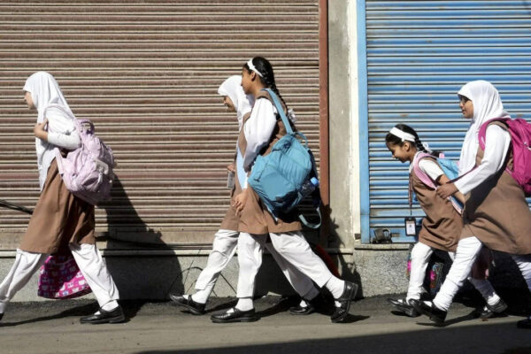 LoC पर ड्रोन घुसपैठ के कारण कश्मीर के स्कूल 3 मार्च तक बंद भारत समाचार