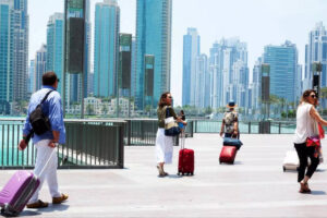 रिफंड, मुफ्त होटल, रीबुकिंग, भोजन प्रावधान: ईरान-अमेरिका युद्ध और इज़राइल के बीच अमीरात में फंसे पर्यटकों के लिए यूएई उत्तरजीविता गाइड