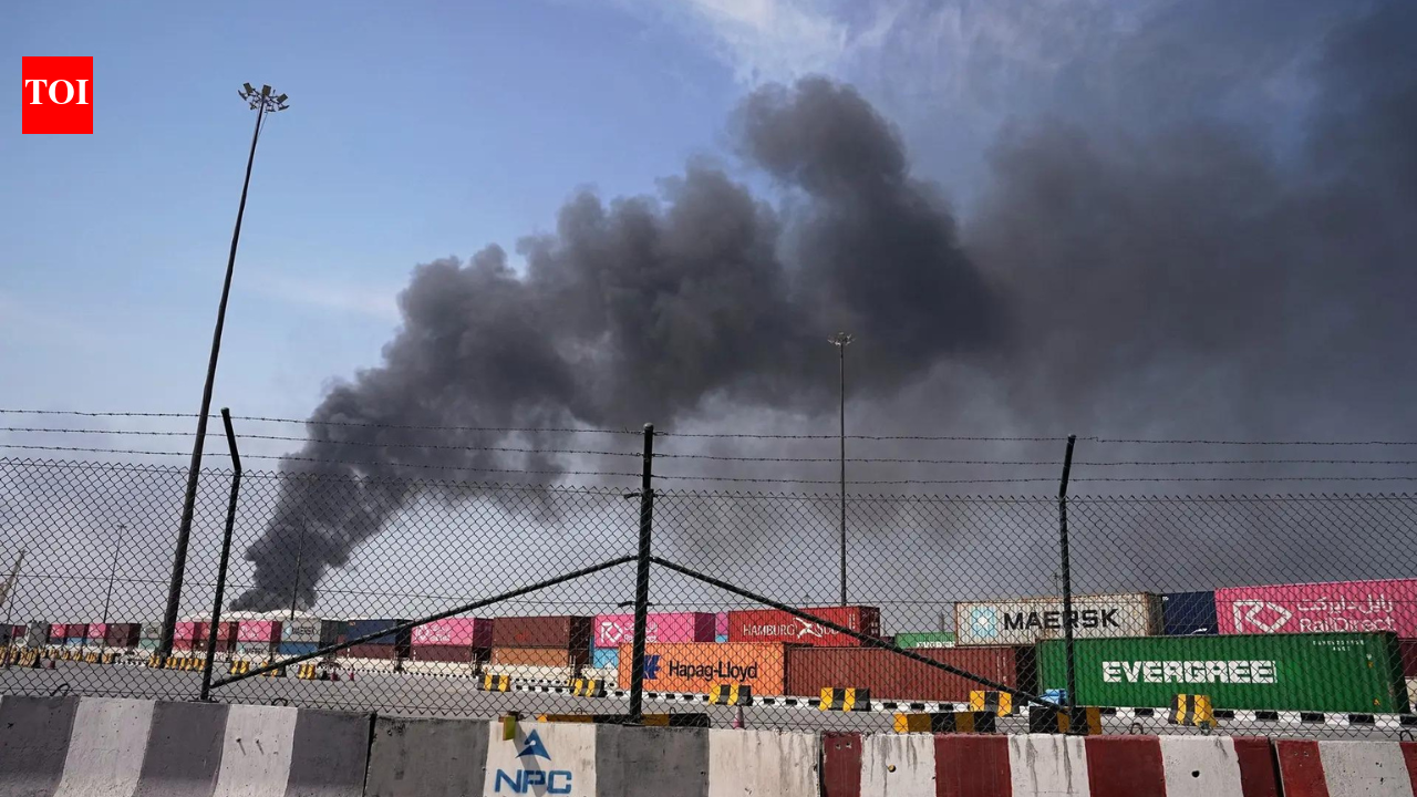 ईरानी ड्रोन द्वारा खाड़ी में अमेरिकी सहयोगियों को निशाना बनाए जाने से सुरक्षित पनाहगाह की छवि में दरार आई; दुबई के होटल और हवाईअड्डे पर हमला