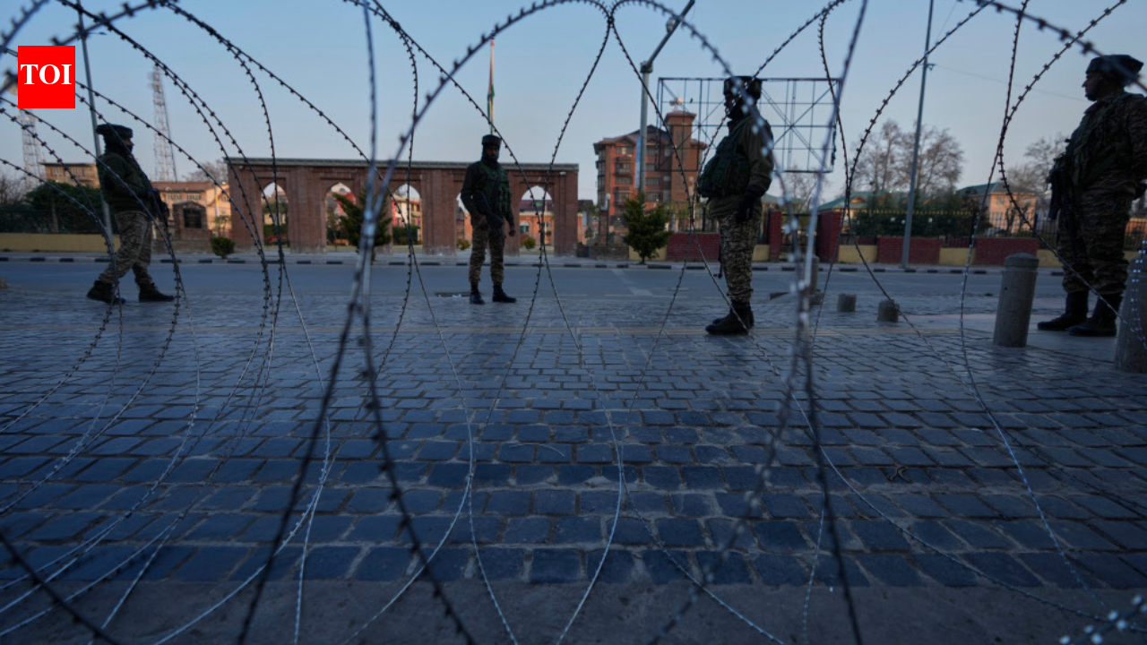 मध्य पूर्व में तनाव बढ़ने पर गृह मंत्रालय ने राज्यों को किया अलर्ट; कश्मीर में इंटरनेट प्रतिबंध और कड़ी सुरक्षा | भारत समाचार