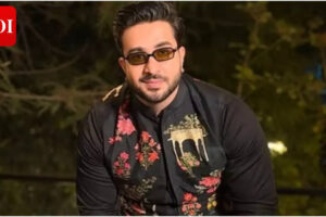 लाफ्टर शेफ्स सीजन 3: सेट पर खाना बनाते समय एली गोनी मामूली रूप से जल गए; ‘पकौड़े की जगह, हाथ कर दिया’ चुटकुले |