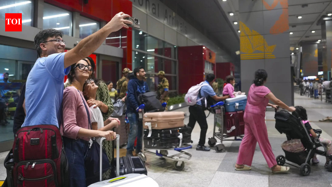 ईरान युद्ध: पश्चिम एशिया से उड़ानें फिर से शुरू, फंसे हुए भारतीयों को घर लाना | भारत समाचार