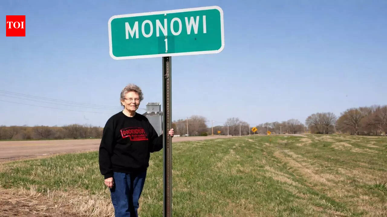 वह अपने लिए वोट करती है, मेयर बनती है, और अपना शराब लाइसेंस स्वीकृत करती है: अमेरिका के एक शहर के अंदर | विश्व समाचार