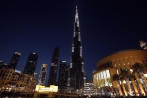 कैसे ईरान के हमले दुबई की ‘सुरक्षित पनाहगाह’ प्रतिष्ठा का परीक्षण कर रहे हैं