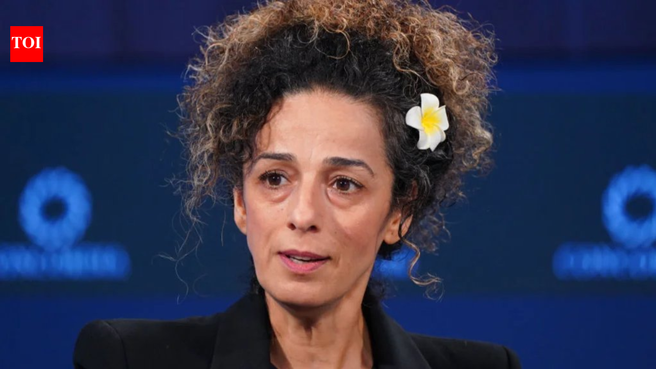 मासिह अलीनेजाद से मिलें: हिजाब विरोधी कार्यकर्ता जो ईरान के हिट दस्तों से बच गया और अब खमेनेई की मौत का जश्न मना रहा है | विश्व समाचार