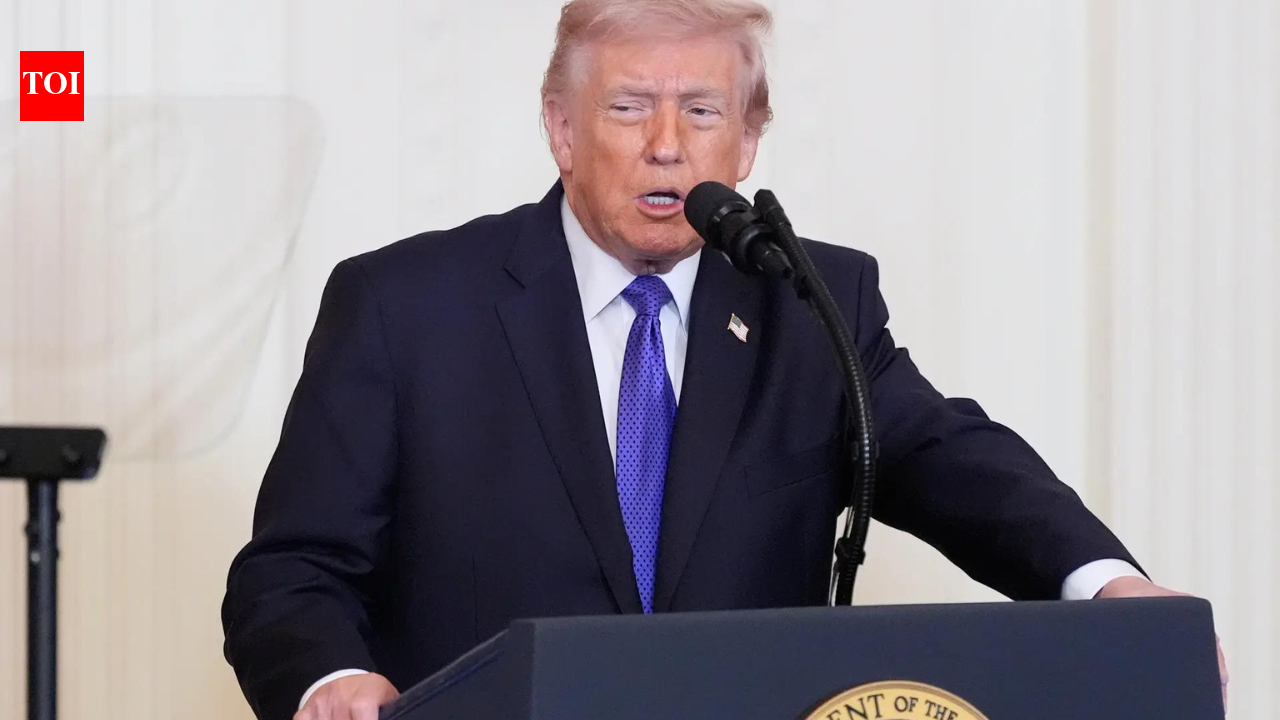 आठ युद्धों को ‘सुलझाने’ के बाद, ट्रम्प ने नौवें की शुरुआत को समझाने के लिए दस साक्षात्कार दिए: मेरे पास खमेनेई हैं, इससे पहले कि वह मेरे पास हों