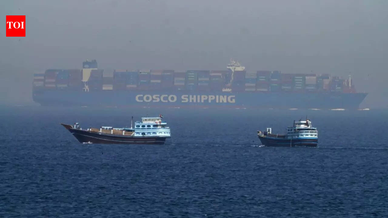 फारस की खाड़ी में फंसे भारतीय जहाज: पश्चिम एशिया संकट: फारस की खाड़ी में फंसे 38 भारतीय जहाज; 3 मृत नाविक | भारत समाचार