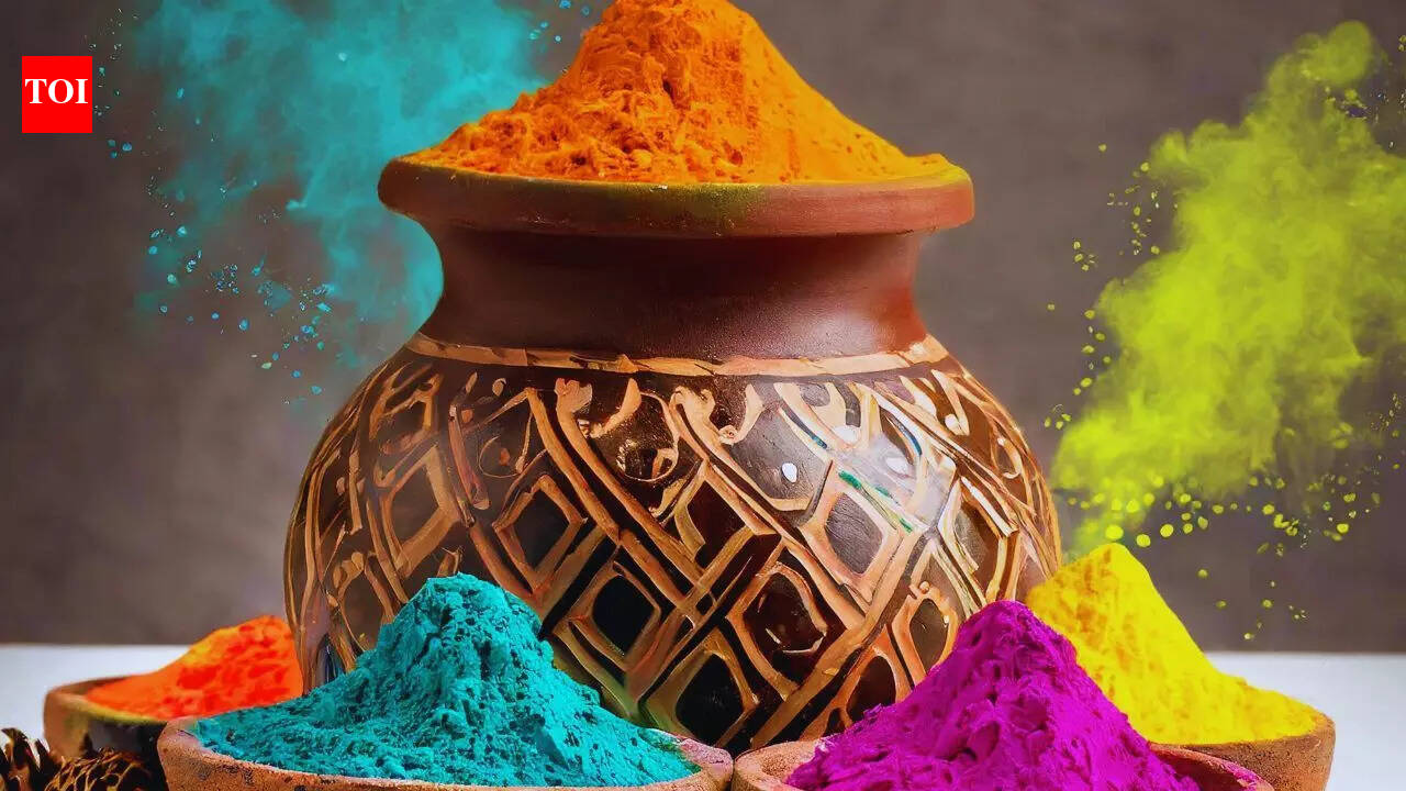 होली 2026: दोस्तों, परिवार और सहकर्मियों के लिए 80+ हैप्पी होली शुभकामनाएं, उद्धरण और संदेश