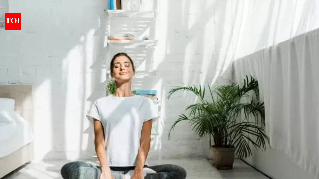 थायराइड असंतुलन और योग: विज्ञान तनाव में कमी, टीएसएच संतुलन और उपचार के लिए यथार्थवादी उम्मीदों के बारे में क्या कहता है