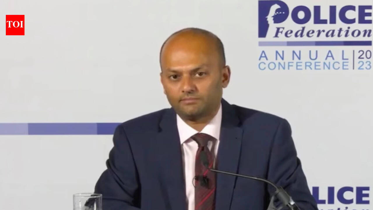 भारतीय मूल के इंग्लैंड और वेल्स पुलिस महासंघ के प्रमुख मुकुंद कृष्णा को भ्रष्टाचार के संदेह में गिरफ्तार किया गया