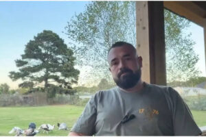 अर्कांसस में अपनी बेटी के कथित बलात्कारी की हत्या के आरोपी पिता ने शेरिफ के लिए रिपब्लिकन नामांकन जीता