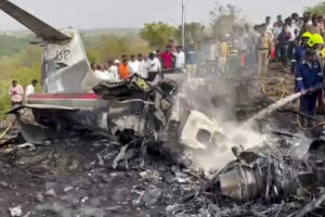 रोहित पवार ने बारामती बग रिपोर्ट को ‘बड़ी त्रुटियों से भरी’ बताया; किराये की कंपनी वीएसआर वेंचर्स और डीजीसीए अधिकारियों को बचाने के लिए बोली लगाने का आरोप | मुंबई समाचार