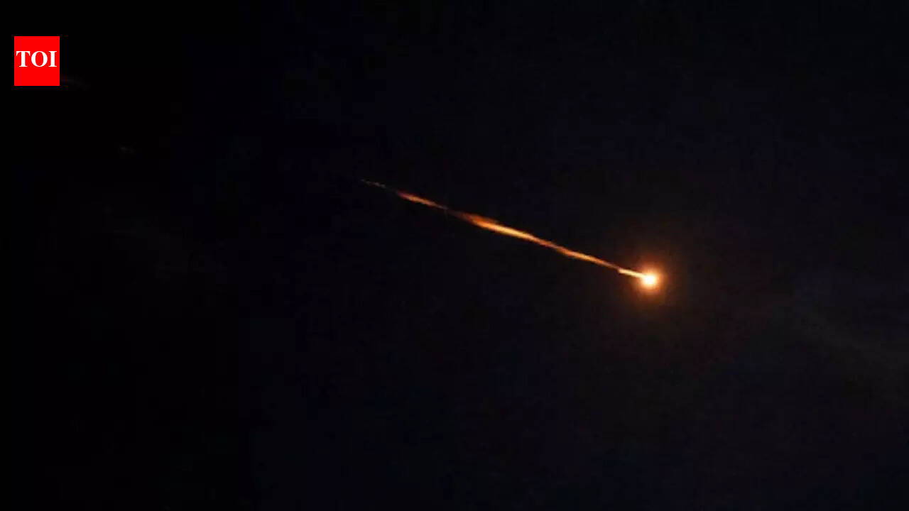 यूएस-इजरायल-ईरान युद्ध लाइव अपडेट: कुवैत के पास तेल टैंकर में ‘बड़ा विस्फोट’ हुआ, जिससे तेल फैल गया; ईरान ने इजराइल पर मिसाइलें दागीं