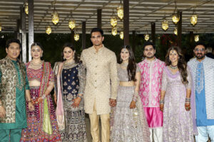 अर्जुन तेंदुलकर सानिया चंडोक वेडिंग लाइव अपडेट: अर्जुन-सानिया शादी का जश्न शुरू; विवाह-पूर्व समारोह में सितारे जगमगाते हैं।