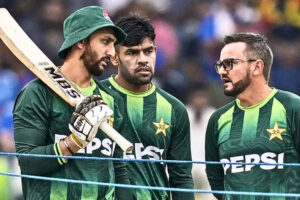 टी20 विश्व कप में असफलता के बाद पाकिस्तानी खिलाड़ियों के नाखुश होने से माइक हेसन की आलोचना हो रही है | क्रिकेट समाचार