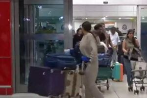 ‘तीन दिनों में 7,000 भारतीय घर लौटे; 48 घंटों में अधिक उड़ानें’ | भारत समाचार