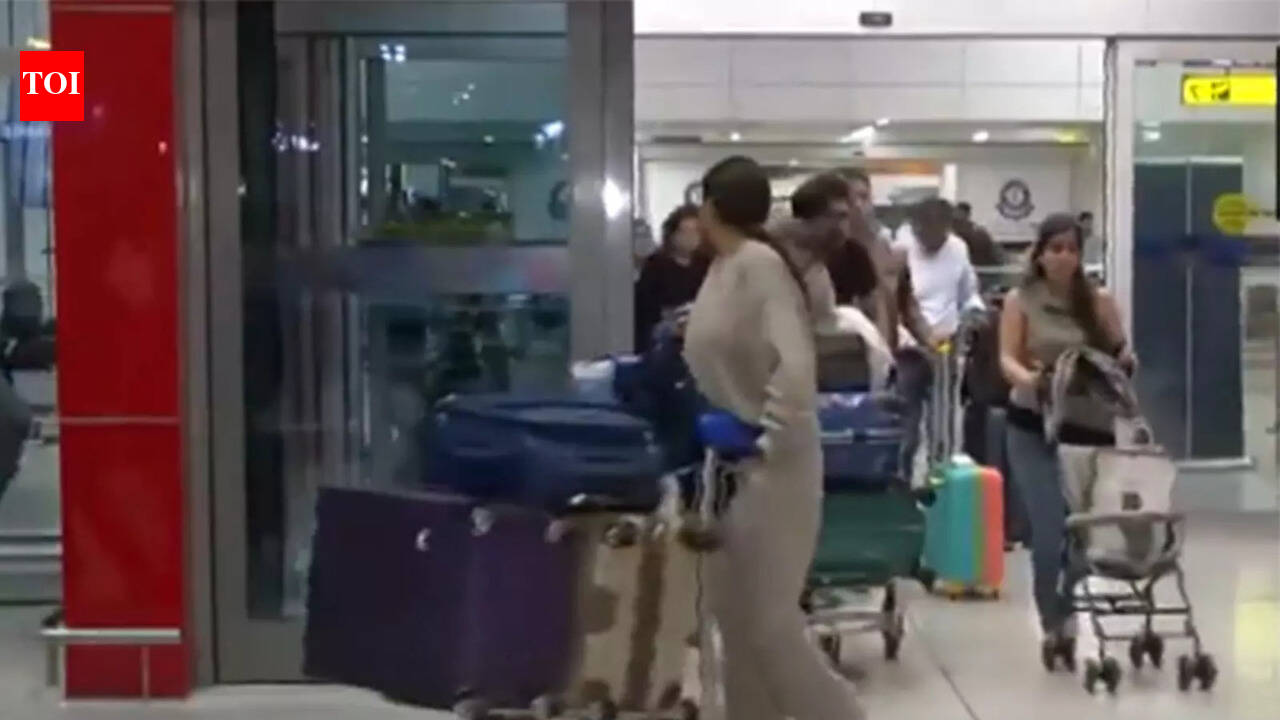‘तीन दिनों में 7,000 भारतीय घर लौटे; 48 घंटों में अधिक उड़ानें’ | भारत समाचार