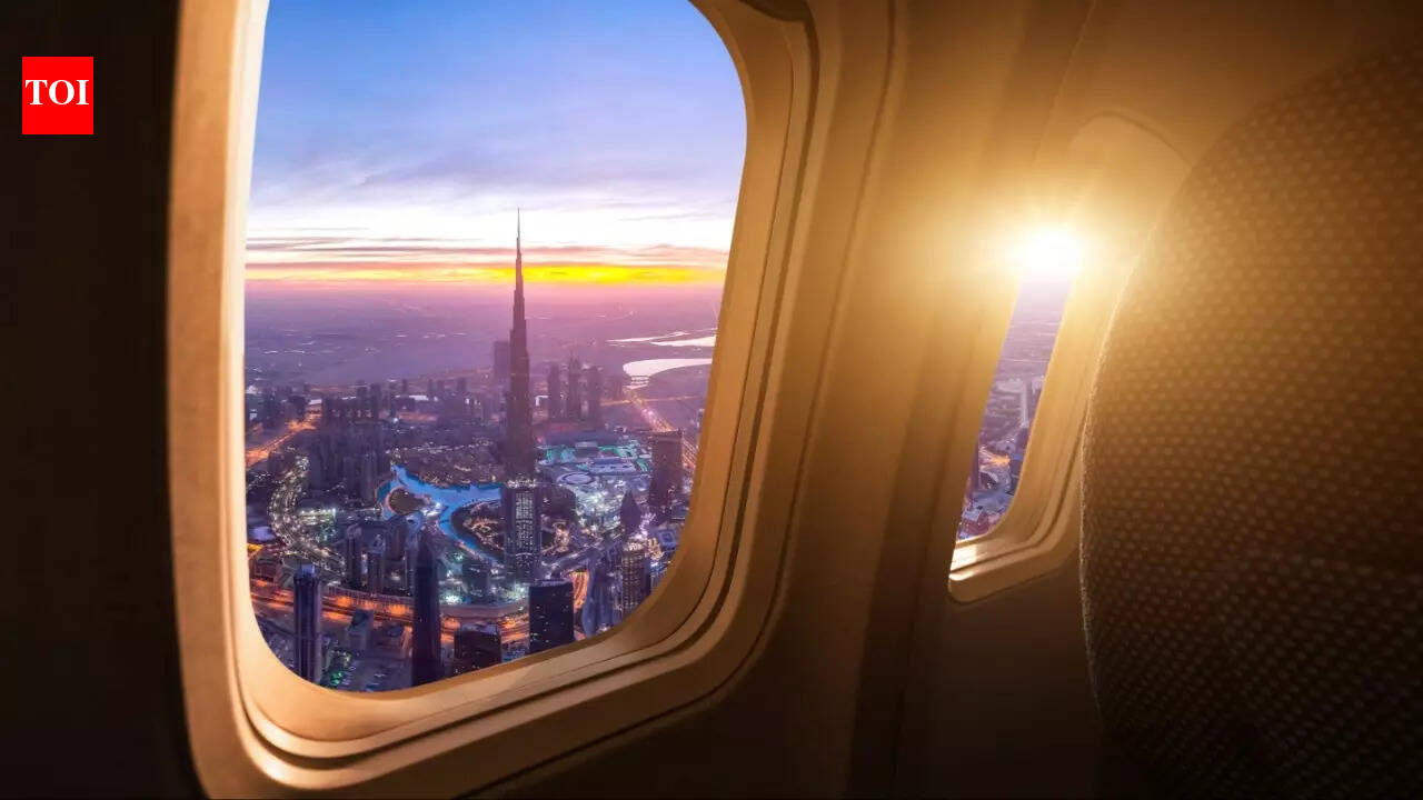 ईरान पर अमेरिका-इजरायल युद्ध के बीच यूएई ने ‘सुरक्षित हवाई गलियारे’ खोले: मध्य पूर्व में तनाव बढ़ने पर एयरलाइंस ने प्रति घंटे 48 उड़ानों की अनुमति दी