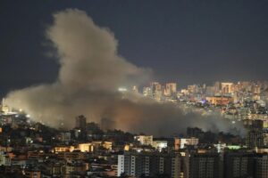 ‘दर्दनाक हमलों की उम्मीद’: सातवें दिन युद्ध में प्रवेश के बीच ईरान ने ‘अदृश्य’ हथियारों का संकेत दिया; अमेरिका-इजरायल ने तेज किए हमले: प्रमुख बिंदु