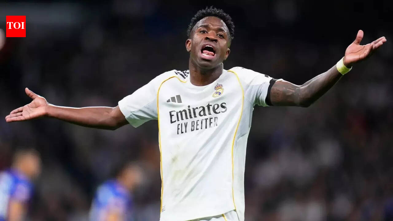 नाजी सलामी की कीमत रियल मैड्रिड को चुकानी पड़ी और यूईएफए ने चैंपियंस लीग मैच के दौरान एक प्रशंसक के इशारे के लिए 17,000 डॉलर का जुर्माना लगाया | फुटबॉल समाचार