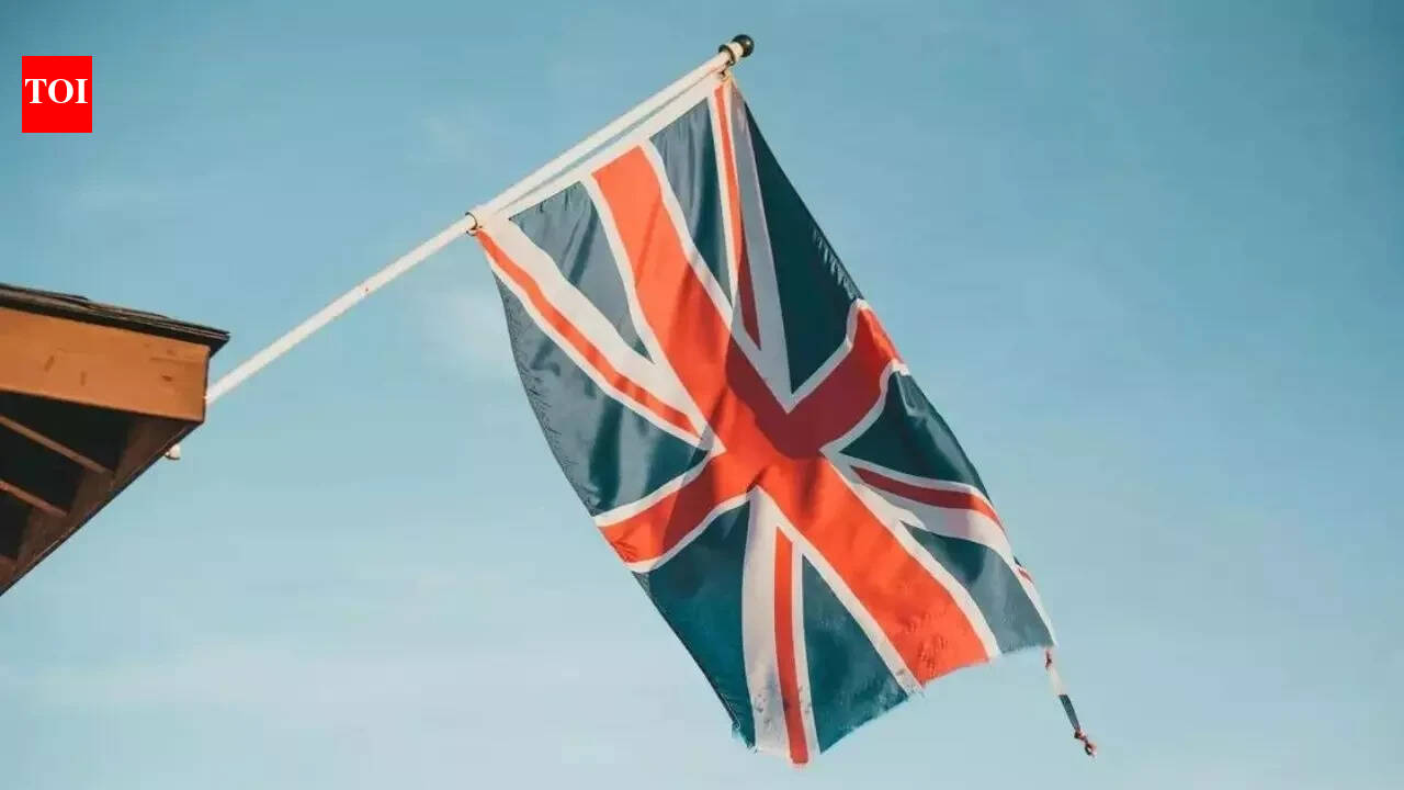 ब्रिटेन अस्वीकृत शरण चाहने वालों को देश छोड़ने के लिए £40,000 तक की पेशकश करेगा