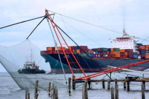 होर्मुज जलडमरूमध्य: ईरान के साथ संघर्ष: तेल कंपनी और लॉबी समूह जहाजों के लिए सुरक्षा चाहते हैं